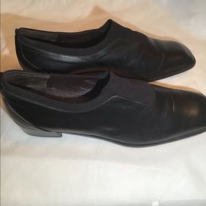Donald J. pliner black leather shoes